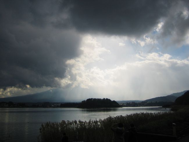 ・・・と思ったら曇ってきて<br />富士山が隠れちゃいました（T∀T）<br />