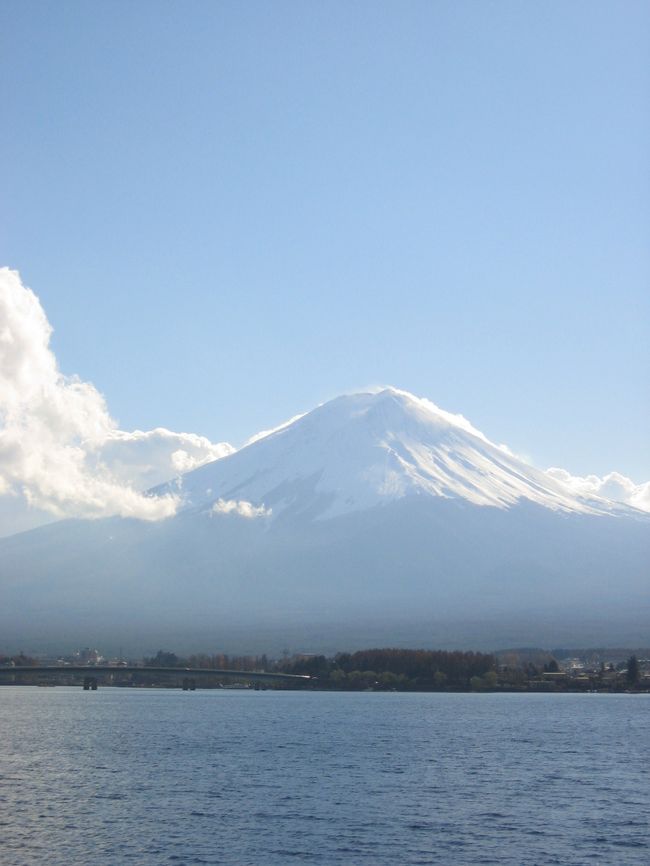 実はこの美術館の近くからも富士山きれいに見える！<br />この時間には<br />富士山の雲もとれてきれいに見えた☆<br /><br />やった〜（＾∀＾）