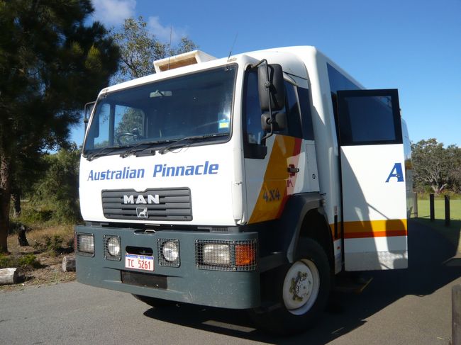 2008/11/21 Fri.<br />4WDバスで、ピナクルズツアーに参加です。<br /><br />パースに来たら、このオプショナルツアーは外せません。