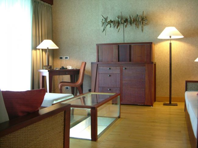 お昼頃には部屋を用意していただくことができました。<br />タラソには「エメラルド」「サファイヤ」「ダイアモンド」の３つのカテゴリー（実際は更に「ダイアモンドオテマヌビュー」というカテゴリー（？）もあり）に分かれています。<br /><br />今回は「サファイヤ」にしました。<br />「ダイアモンド」の方がオテマヌに近く、より景色に迫力はあるのですが（もちろんお値段はＵＰ）、実際に行ってみても私たちはサファイヤで満足でした。