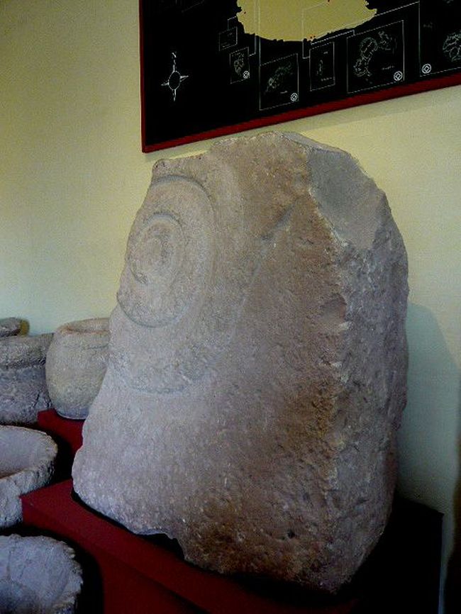 ←◆『タルシーン神殿にて♪』<br /><br />これも巨大な渦巻き模様ですが<br /><br />渦巻は時間と永遠の象徴らしい