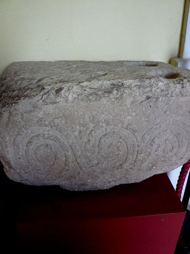 ←◆『タルシーン神殿にて♪』<br /><br />無造作に置かれた遺跡も迫力満点