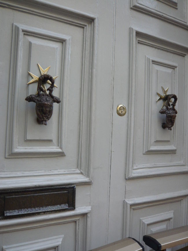 ←◆『パウラの街にて♪』<br /><br />パウラのバス停へ歩いてたら<br /><br />こんな素敵な扉も発見したよ