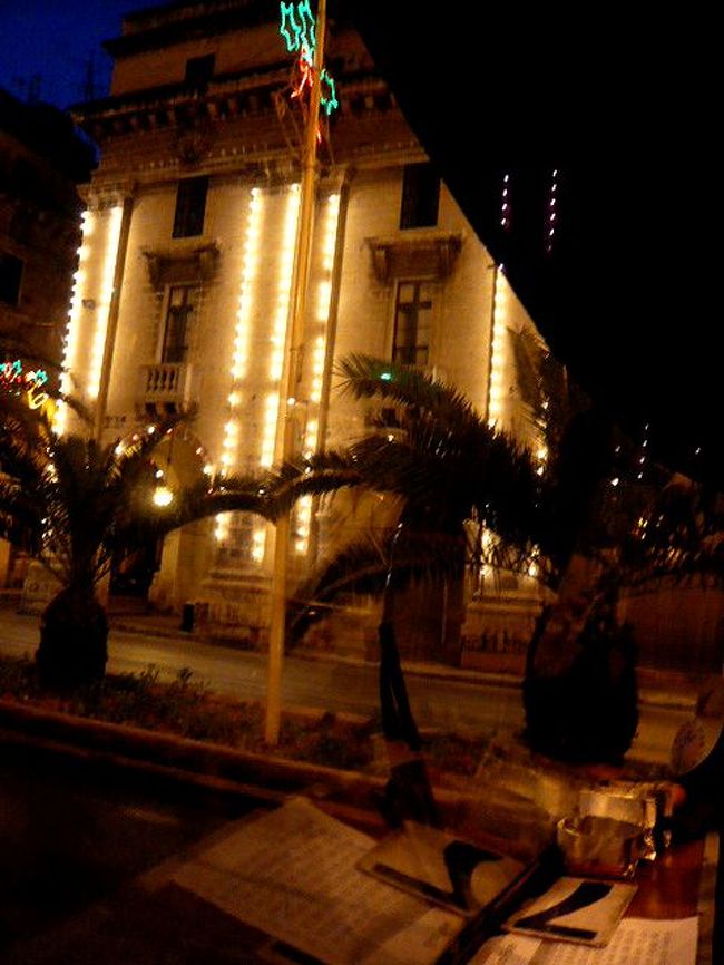 ←◆『バレッタの街へ♪』<br /><br />バスがバレッタに戻る頃には<br /><br />周囲はすっかり暗くなってた