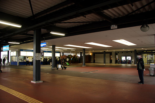 そして無事大阪空港に到着^^b<br /><br />初めての東北旅行でしたが、行きたかった場所にも<br />行く事が出来たし、私的には満足な旅行になりました!<br /><br />レンタカーで周ってみるのも楽しそうなので、<br />また機会が有ればその時は、峠越えにチャレンジ<br />したいなぁ♪<br />