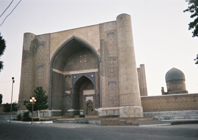 ビビハニム・モスク　　　<br /><br />結構でかいです