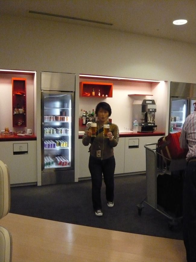 ←◆『ＡＦのラウンジ♪』<br /><br />Ｃ子がビールを持ってきてくれた