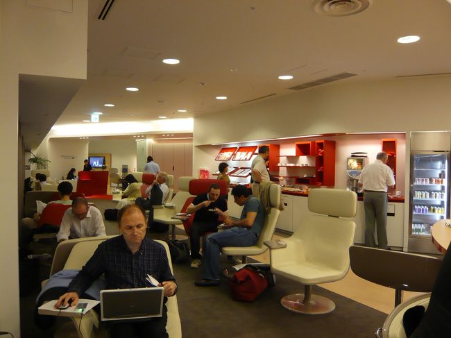 ←◆『ＡＦのラウンジ♪』<br /><br />白と赤に統一されてモダンな感じ