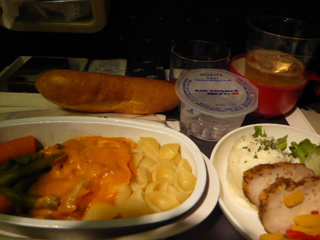 ←◆『ＡＦの機内にて♪』