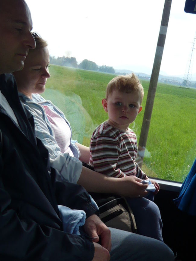 ←◆『子供の後で兎が跳ねた♪』<br /><br />最初のミッションは5/5帰国日の<br />リュブリアナ→ベニスを買う事で<br /><br />直前サーチで5/5が出て来なかった<br />ダイナースに聞いたら「大丈夫」と<br />