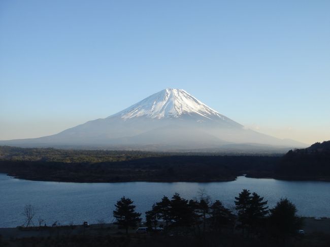 <br /><br /><br /><br />ホテルの部屋から富士山を望む