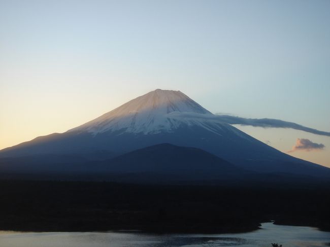 <br /><br /><br /><br /><br /><br /><br />朝焼けの富士山