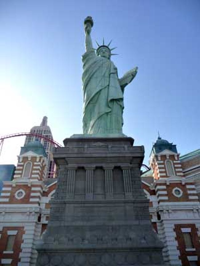 ニューヨークニューヨークです。<br />自由の女神が。<br />ラスベガスのシンボル的存在でした(過去形かよｗ)