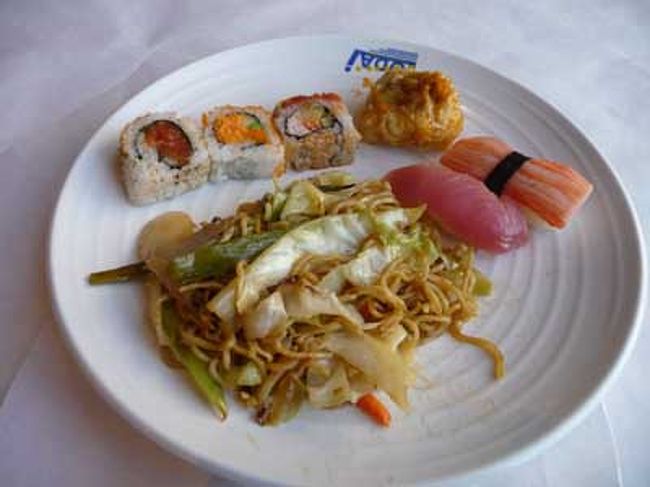 これは旦那っちのお皿だったはず。<br />なぜならアタイは焼きそばで腹を満たす事は絶対しないから！<br />食べ放題なのに勿体ない。