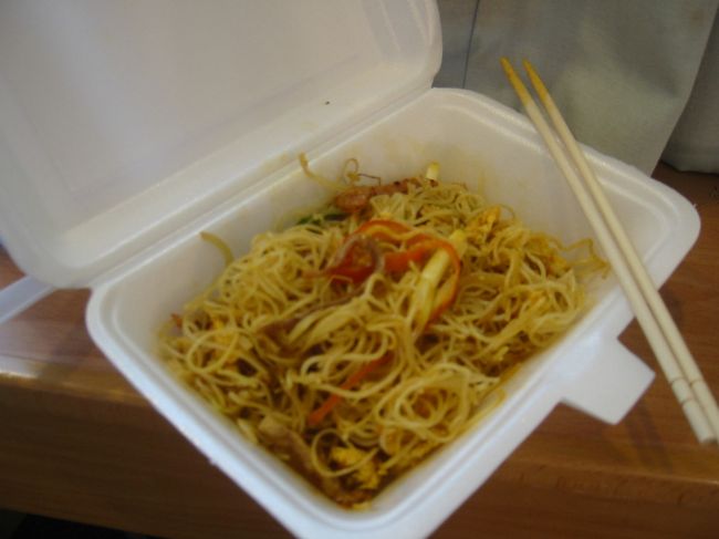 ワンチャイの得成にて。食べきれずテイクアウト。