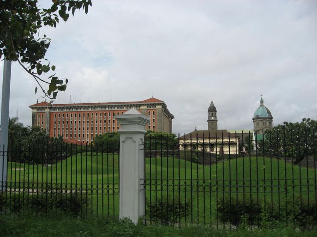 綺麗な芝です。フィリピンって感じがしませんよね〜。