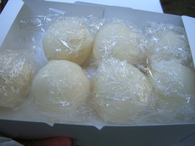 お供えの団子は旦那さんと２人で作りました。