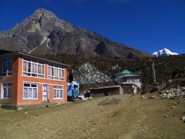 今日も高所順応日。<br />　高山病予防のために体を慣らします。<br />　クムジュンに向かいます。