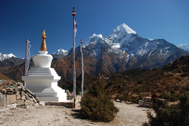 山風景　２<br />　仏塔が絵を作ります。