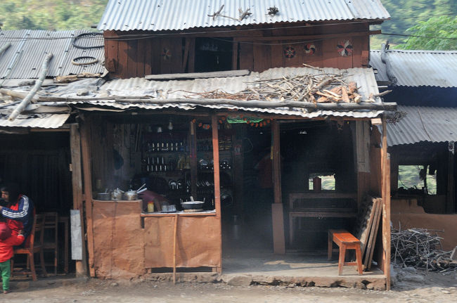 トラックの運転手向けの食堂