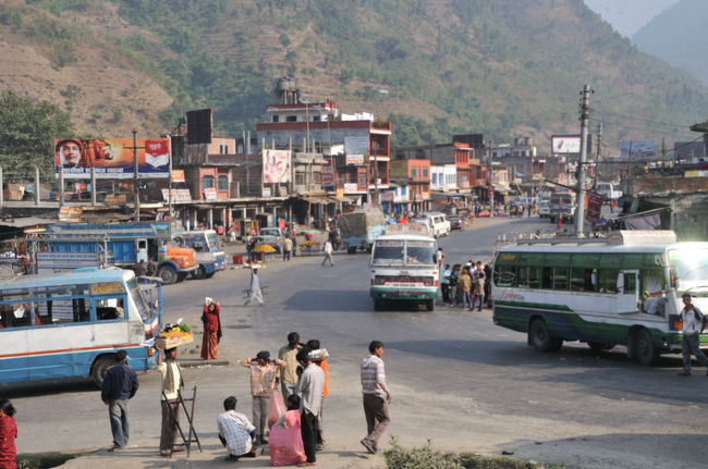マルシャンディ河とトリスリ河の合流地点の町