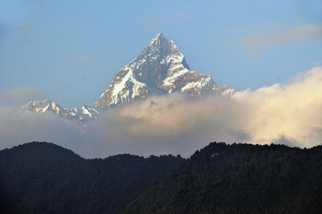 マチャプチャレが頭を出しています。