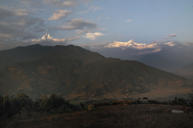 雲が多くなってきたところで「はなのいえ」に到着・<br />先着隊より40分遅れでした