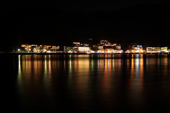 大石公園の対岸のホテル街