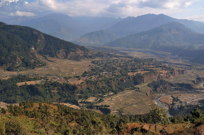 アンナブルナ下方の下界の景色