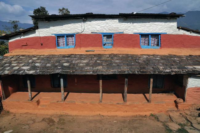 そのためカースト名が民族名となっている場合もあって複雑なんだそうです