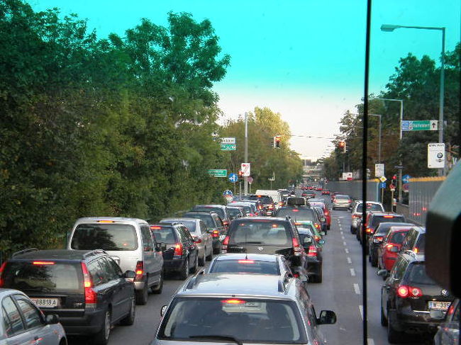 ウイーンに入った？ふーん・こーんな街並みなんだ