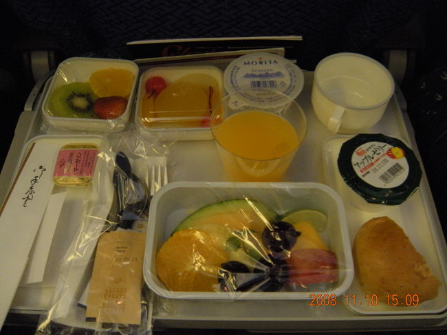 こちらは<br />フルーツプラター