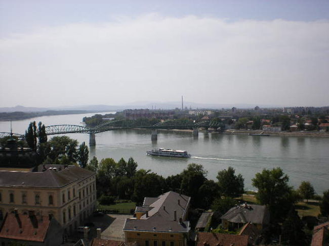 川をはさんでブタ地区とペスト地区