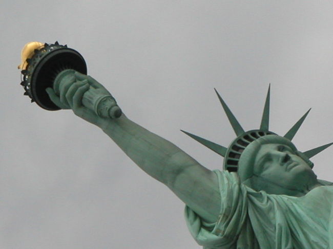 2003/7/18 Fri.<br /><br />フェリーに乗って、リバティー島へ。<br />自由の女神さまにご挨拶。<br /><br />「NYへ来たっ！」と実感した瞬間でもあります。