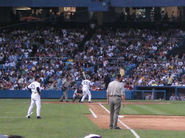 松井選手、この日は1安打。<br /><br />クレメンス投手の好投、ジアンビ選手の2本塁打などで、ヤンキースは10-4で快勝。