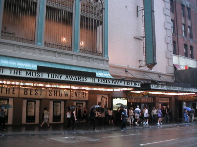 ブロードウェイミュージカル「The Producers」観劇。<br /><br />結局4作を観たわけですが、これが一番英語力を必要としました。<br /><br />理解できないアメリカンジョーク、多々あり。