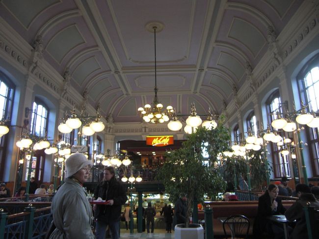 なるほど豪華です。でも、価格は他と同じようでした。