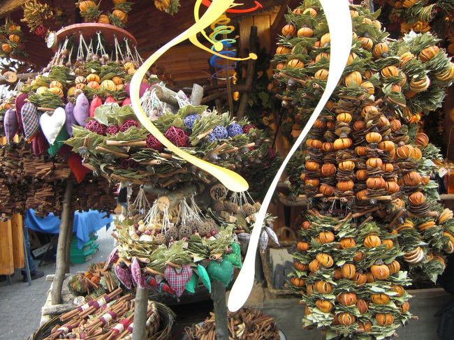 香辛料も見たことないものがいっぱい。