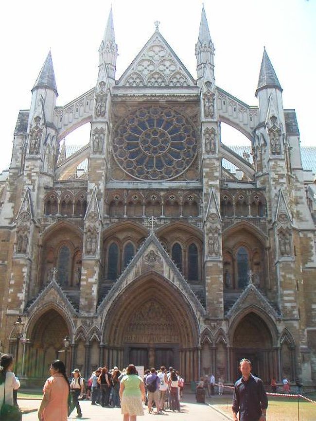 王室の教会、ウェストミンスター寺院。<br />王室の戴冠式はここで行われます。<br /><br />最近では、故ダイアナ妃の葬儀で注目されました。