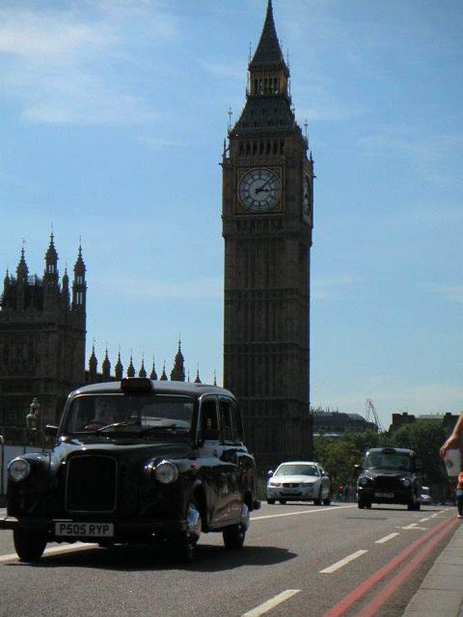ビッグベンとロンドンタクシー<br /><br />国会議事堂の内部を見学。<br />ちょうど議会中（下院）で、傍聴することができました。<br />