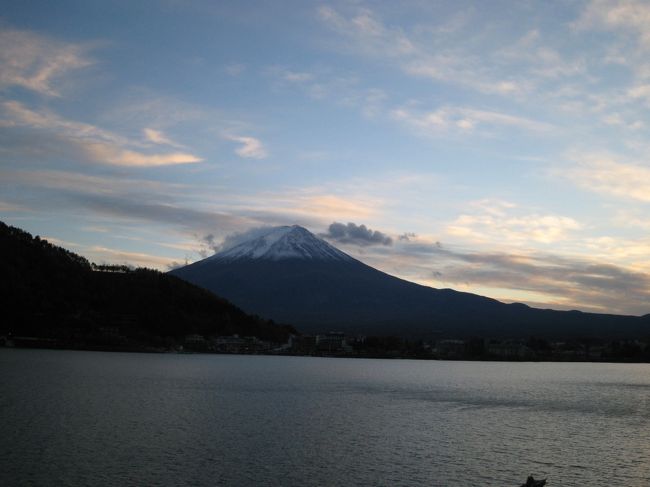 黄昏時の富士山です。