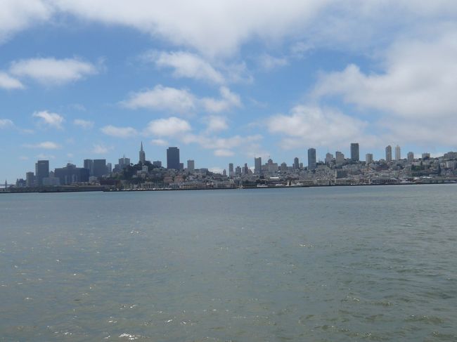 皮肉なことに、アルカトラズ島から見るSF市内が最も美しいサンフランシスコと言われているそうです。