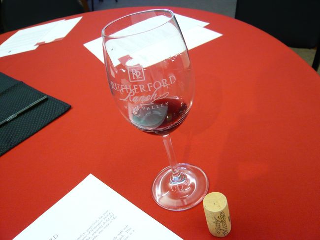 3軒目「RUTHER FORD」で試飲したワイン。<br />ここで飲んだのは、全般的に重かった印象があります。<br />レーズン入りのチョコレートは美味でした。