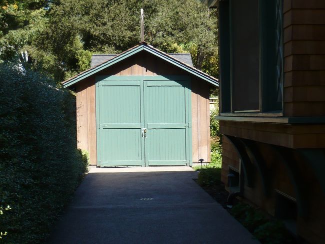 シリコンバレー発祥の地「David Packerd's Garage」。住宅街の中にひっそりと建っています。<br /><br />ここで作られたコンピュータから歴史は始まりました。<br /><br />