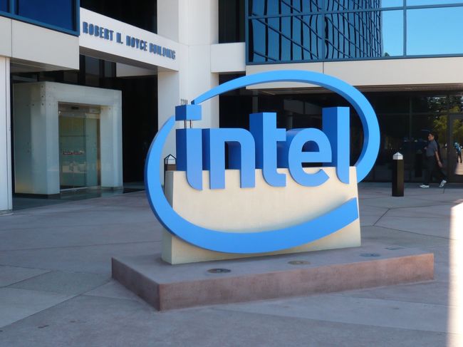 インテル本社。<br />インテルミュージアムで、コンピュータの進歩を改めて知ることができます。<br />お土産もご一緒に。