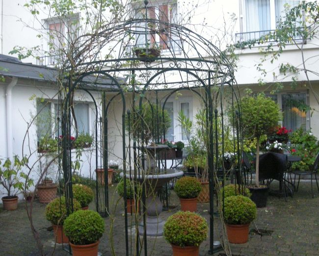 中庭があって、夏にはここでも朝食が取れそうです。<br />快適に過ごすことができました。