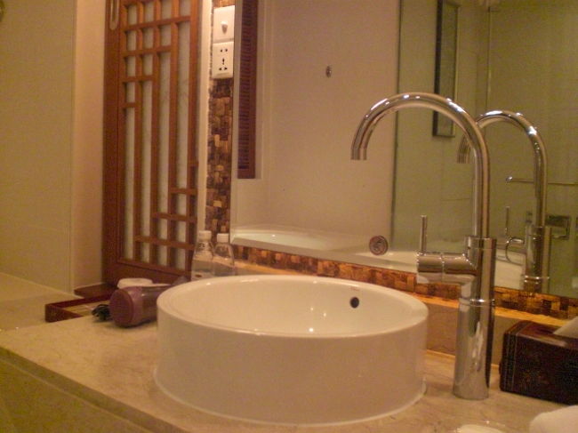 洗面。<br />おしゃれ。<br />かつ日本以外にしては使いやすかったわ。