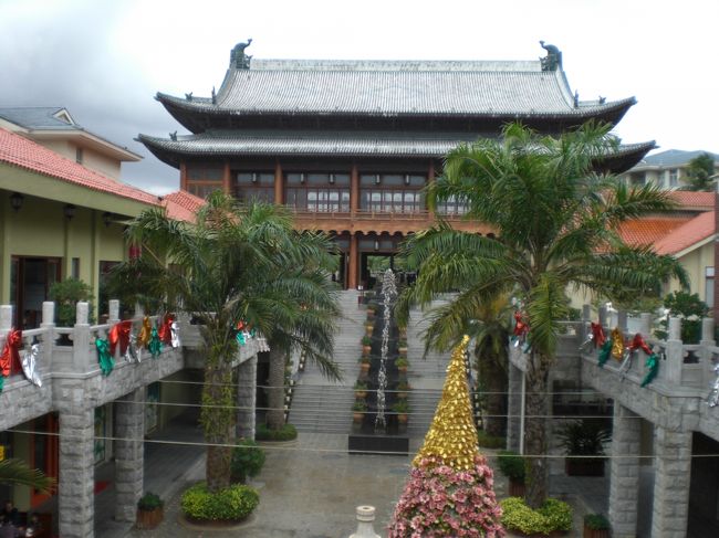 ホテル クラウンプラザ。<br />お寺みたい。<br />中国建築様式です。