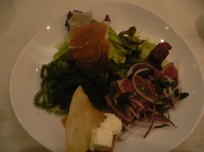 海ぶどうなど　沖縄のお料理も出されていました。