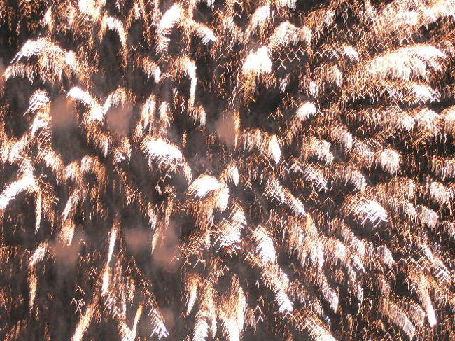 ゲスト全員にシャンぺーンが配られ　乾杯〜♪